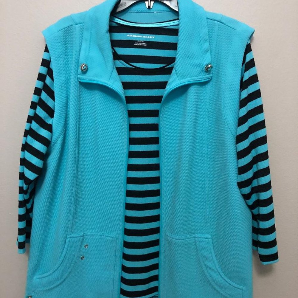 Top     w/ matching vest
